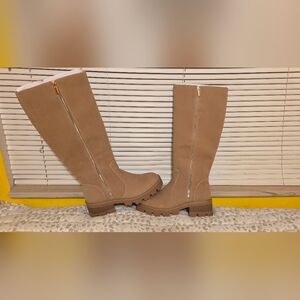 Tan Knee-High Women's Boots (Brand New)